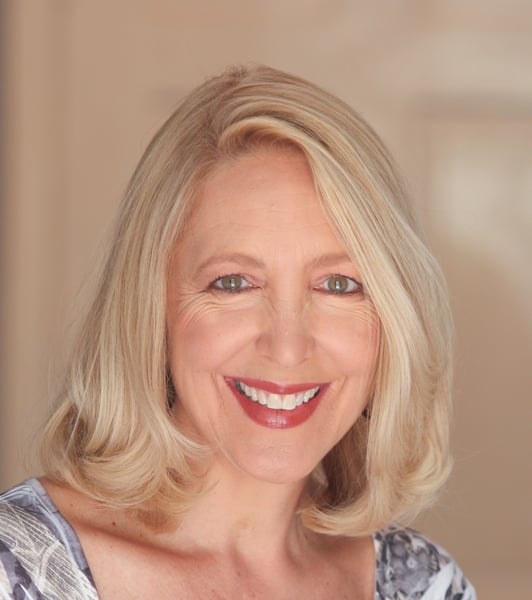Theresa M. Līna