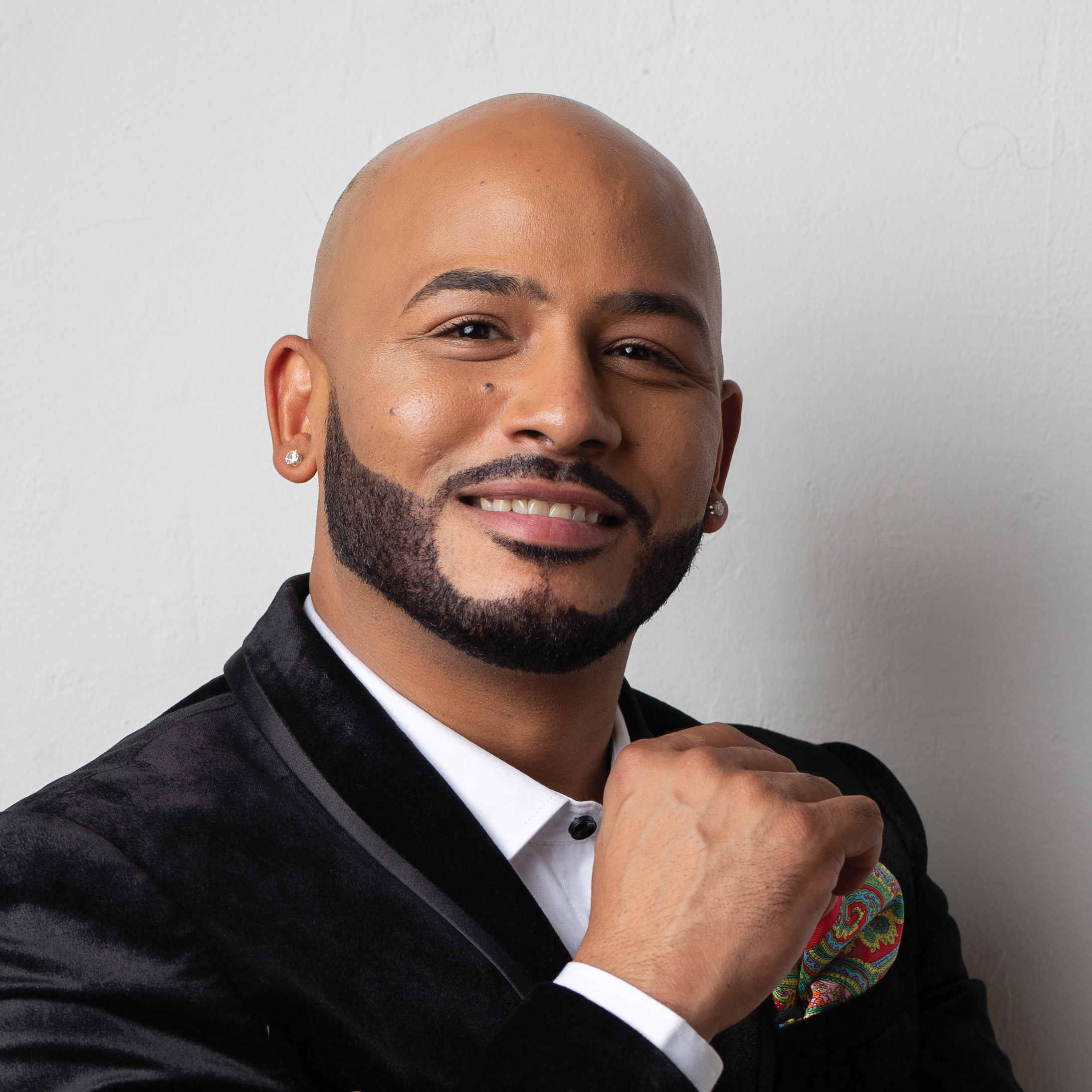 Julio Roman headshot