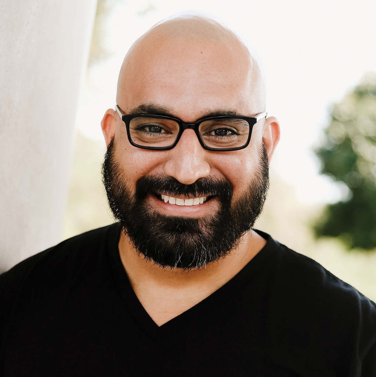 Lorenzo Gomez headshot